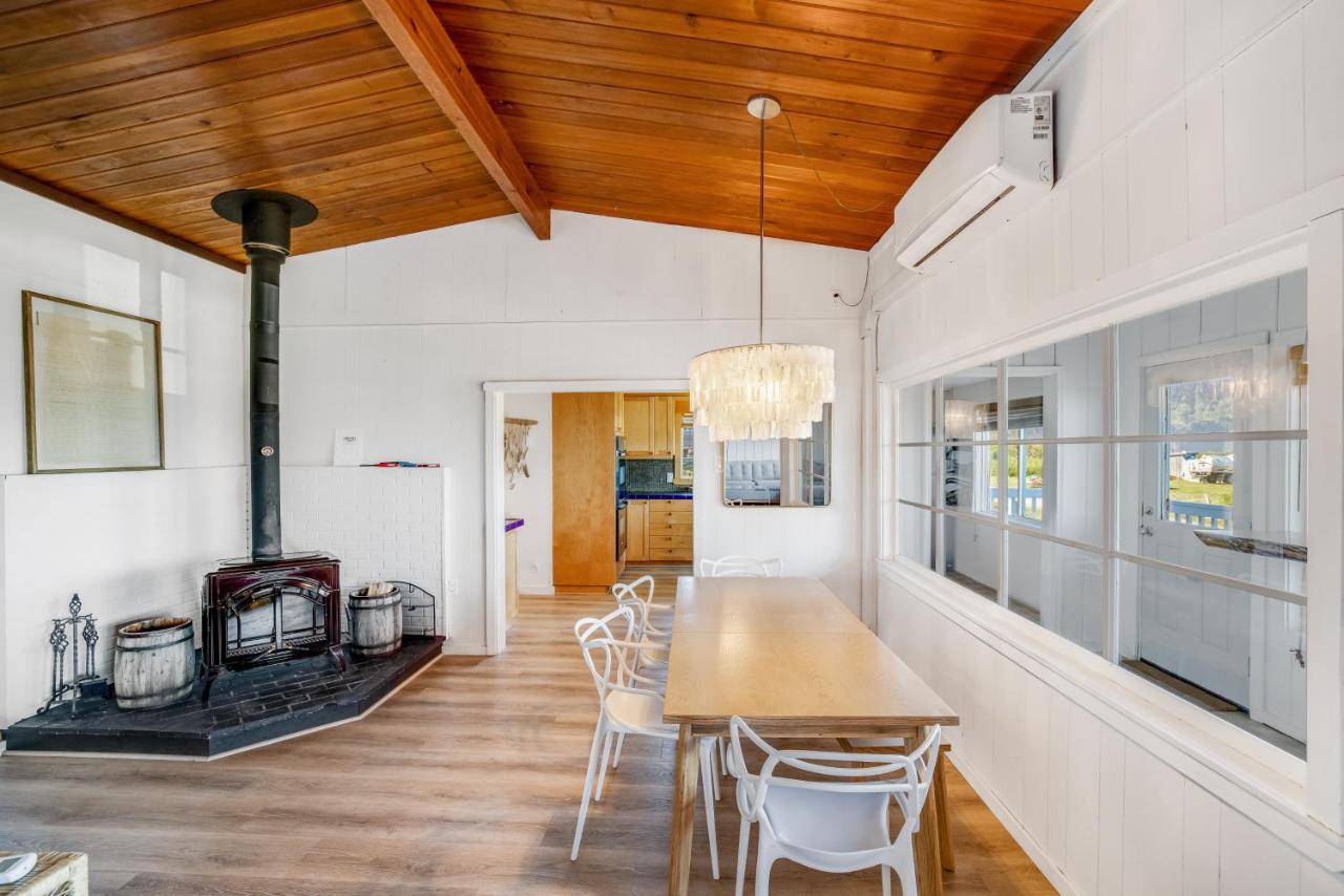 Cape Meares Beach Getaway Екстер'єр фото
