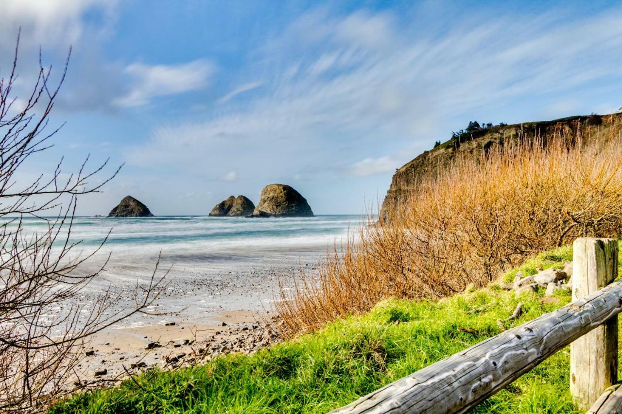 Cape Meares Beach Getaway Екстер'єр фото