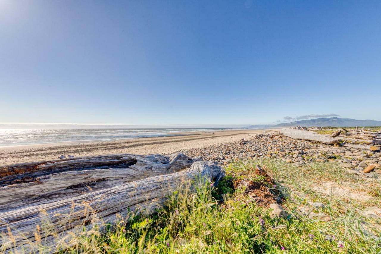Cape Meares Beach Getaway Екстер'єр фото