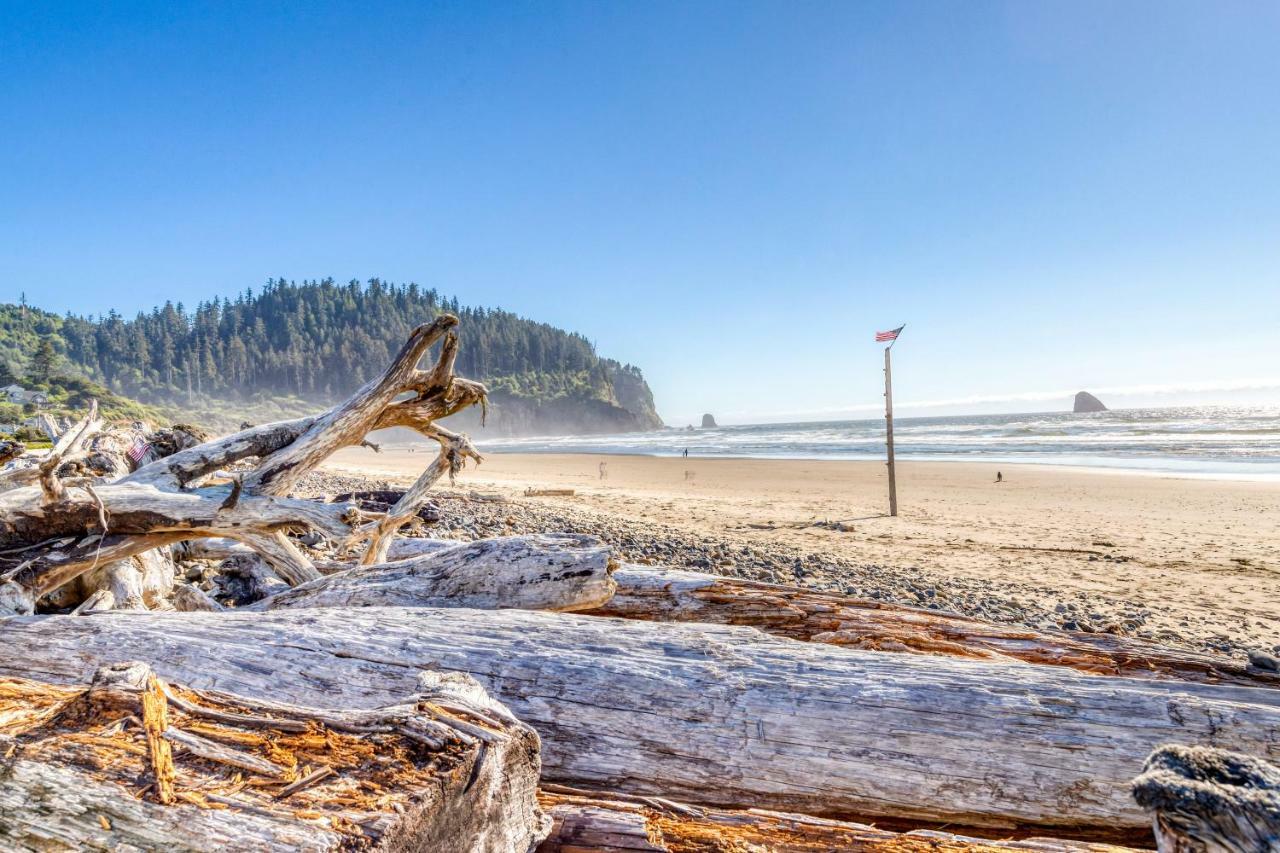 Cape Meares Beach Getaway Екстер'єр фото