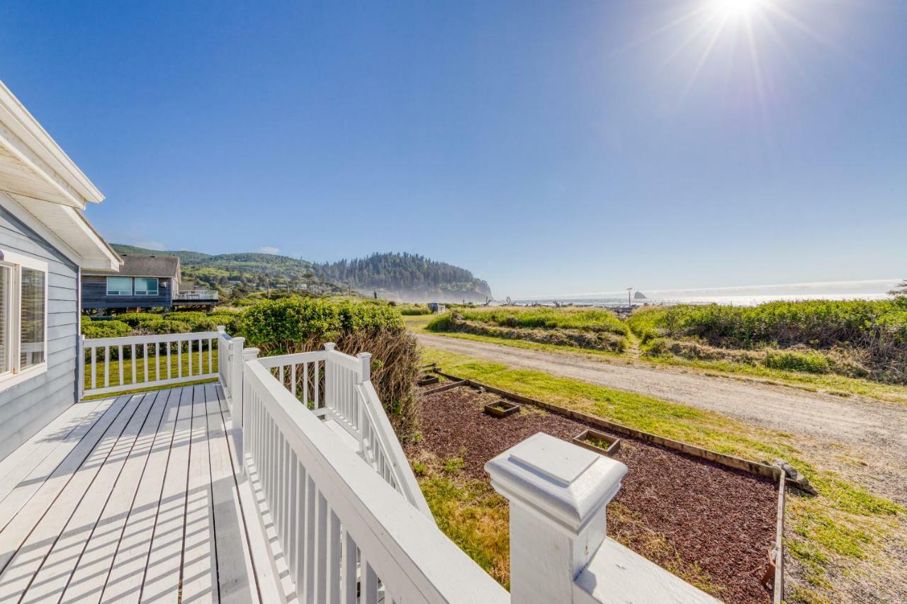 Cape Meares Beach Getaway Екстер'єр фото